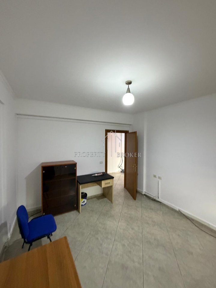 Jepet me qera ambient biznesi, apartament 2+1+2+2B ne Don Bosko