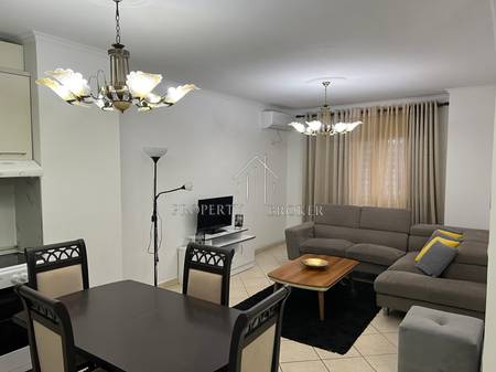 2+1 apartment for rent in Komuna Parisit!