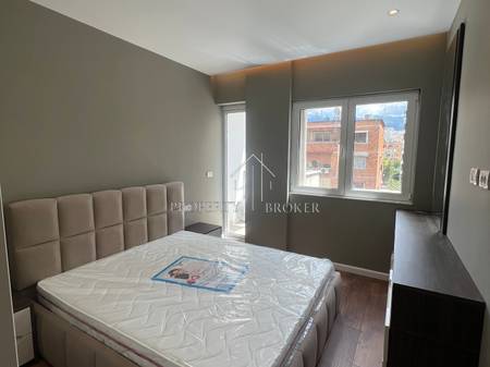 Shitet apartament 1+1  tek Prokuroria e Tiranes,Mine Peza!