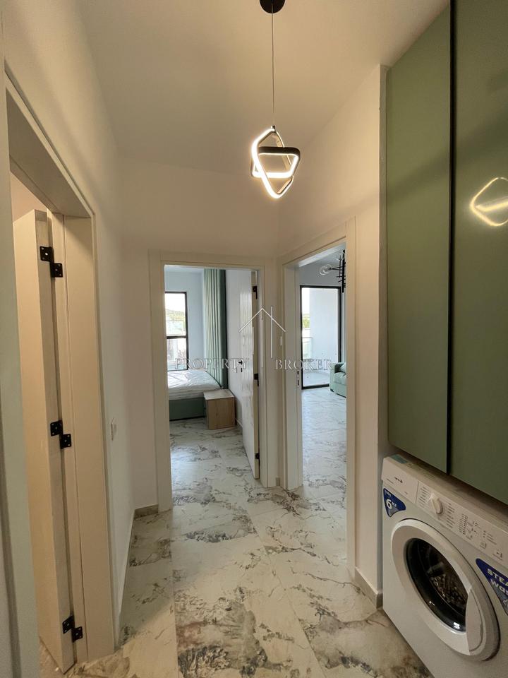Shitet apartament 1+1 tek Rezidenca Liburna, Golem!