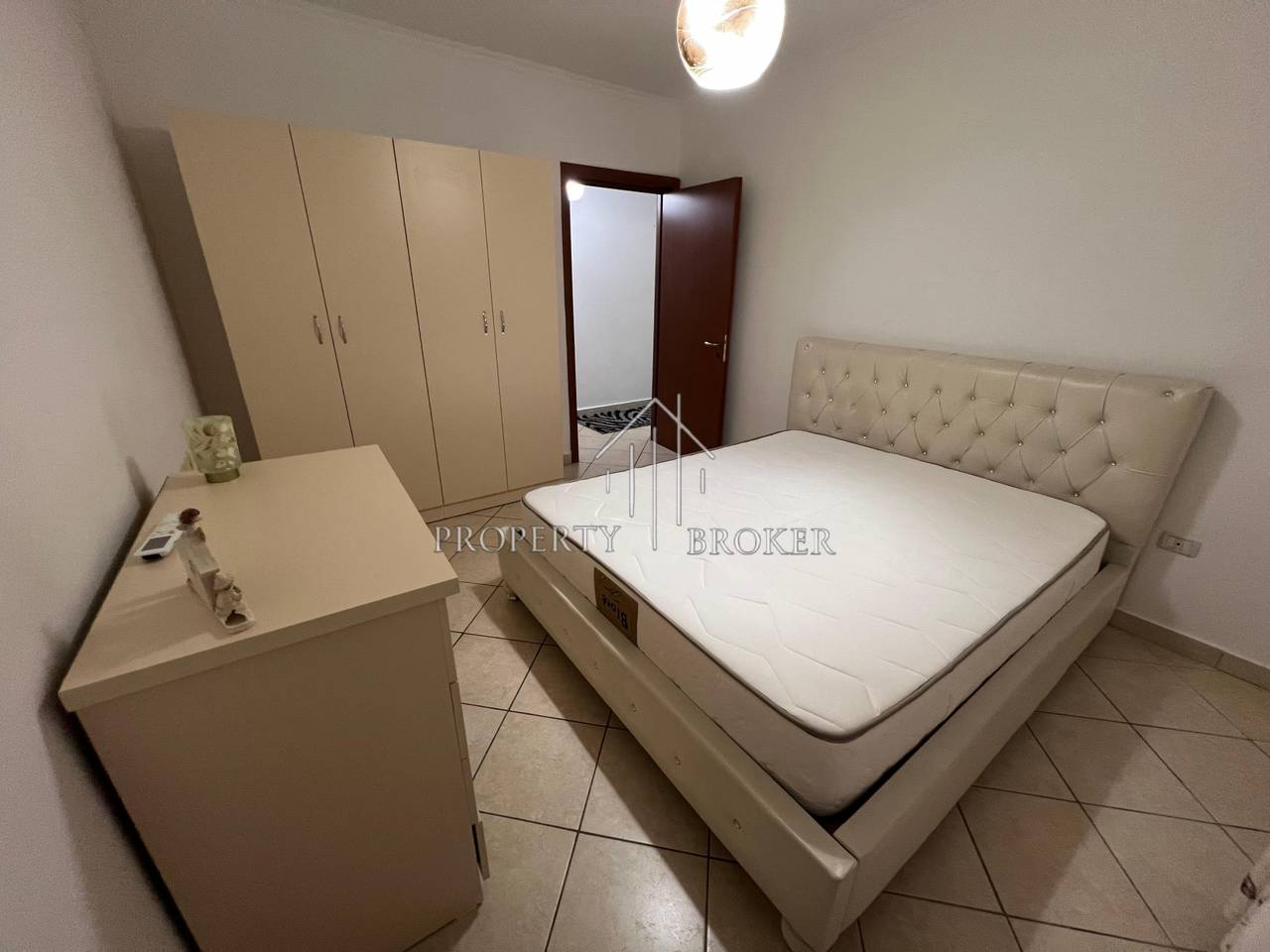 2+1 apartment for rent in Komuna Parisit!