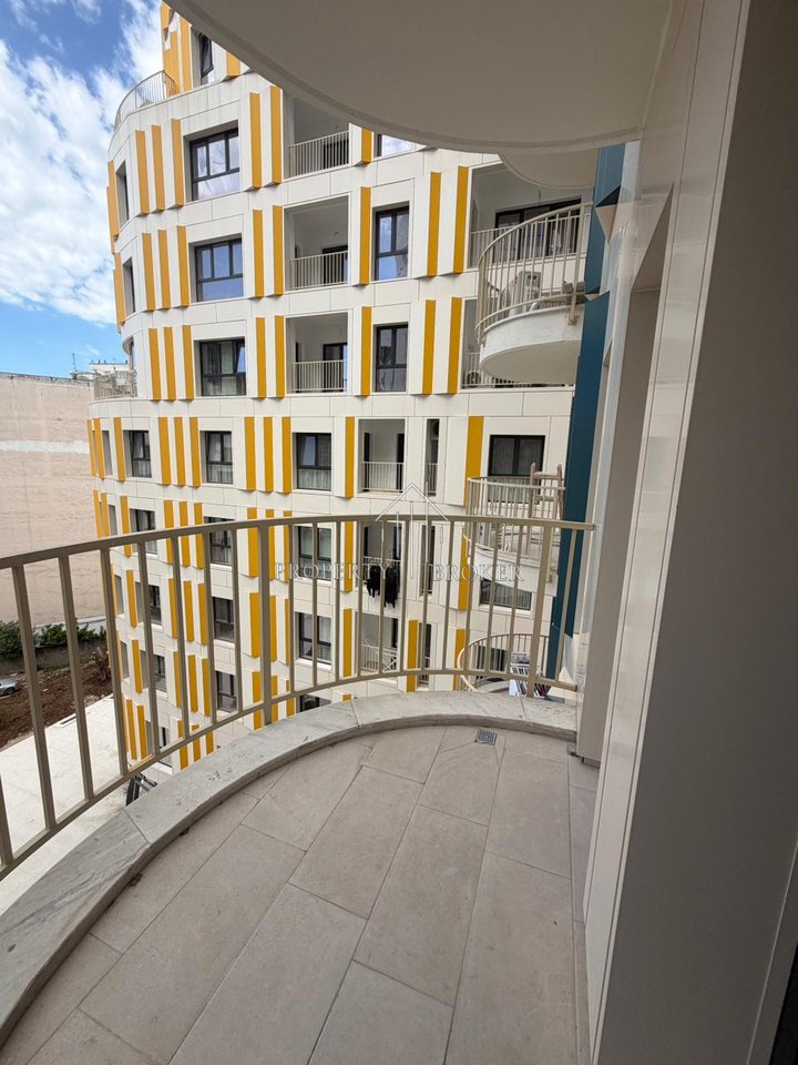 Affittasi appartamento 1+1 a Zogu i Zi, Residenza S-Block (ideale per diverse attività commerciali)!