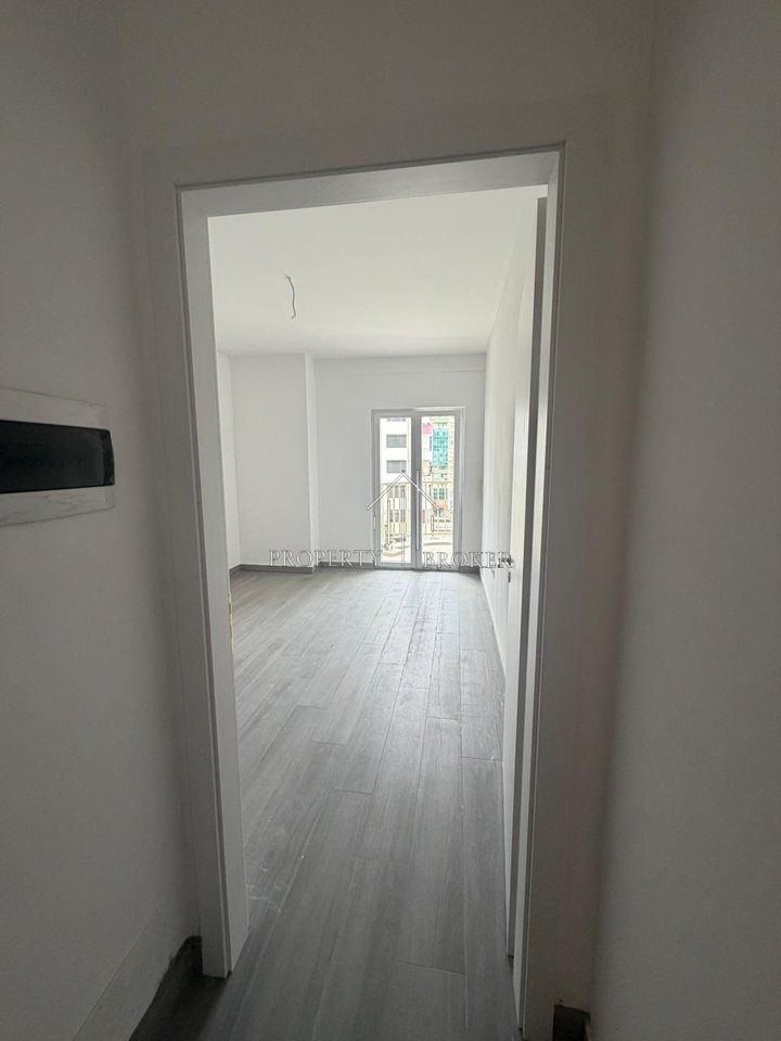 Affittasi appartamento 1+1 a Zogu i Zi, Residenza S-Block (ideale per diverse attività commerciali)!