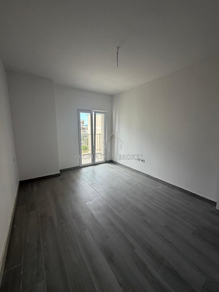 Affittasi appartamento 1+1 a Zogu i Zi, Residenza S-Block (ideale per diverse attività commerciali)!