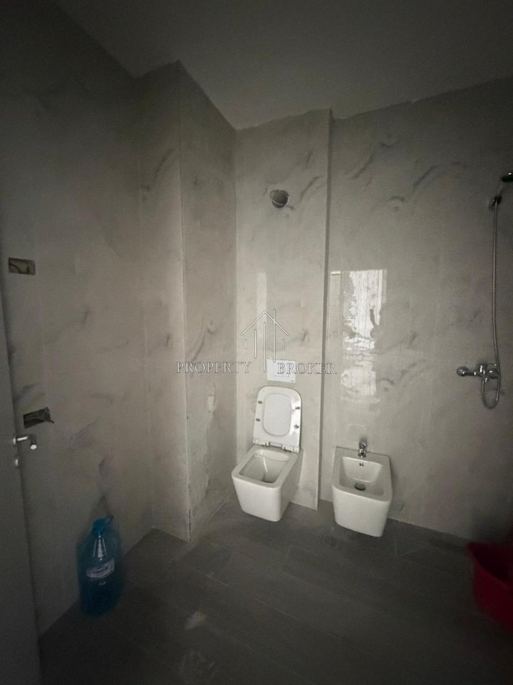 Affittasi appartamento 1+1 a Zogu i Zi, Residenza S-Block (ideale per diverse attività commerciali)!