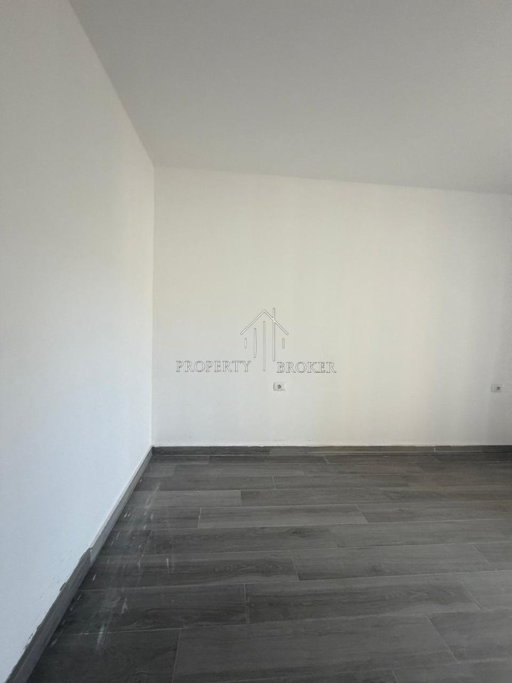 Affittasi appartamento 1+1 a Zogu i Zi, Residenza S-Block (ideale per diverse attività commerciali)!