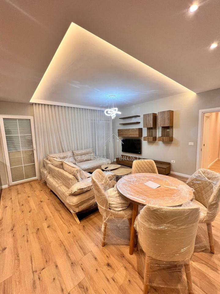 A 2+1 apartment is for rent in the Center.