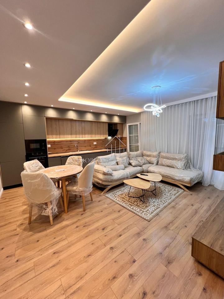A 2+1 apartment is for rent in the Center.