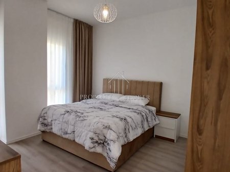 Jepet me qera apartament 2+1 Rruga Xhanfize Keko,Xhamllik!