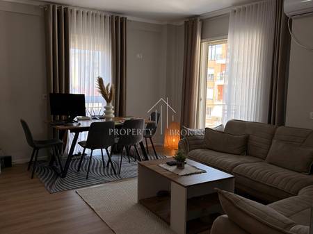 A 2+1 apartment is for rent near the Tirana Prosecutor's Office.