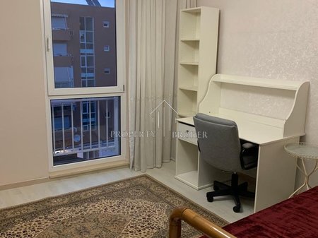 Jepet me qera apartament 3+1+2Ttek Komplesksi Gener 2,Jordan Misja!