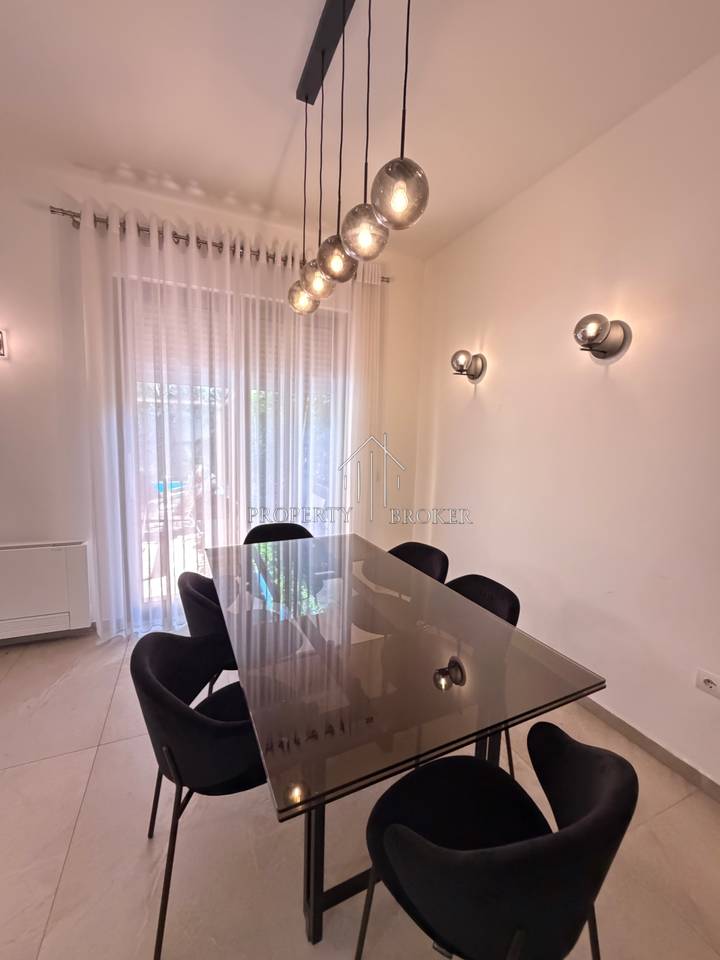🛎️Villa indipendente in vendita a Porta e Gjelber, Sauk