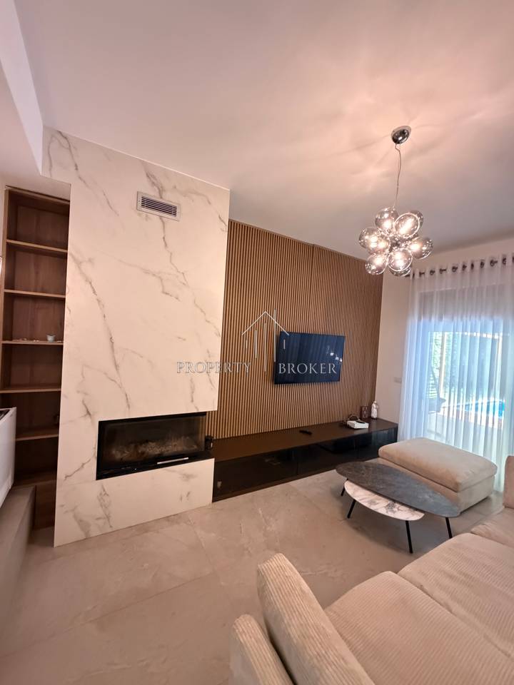 🛎️Villa indipendente in vendita a Porta e Gjelber, Sauk