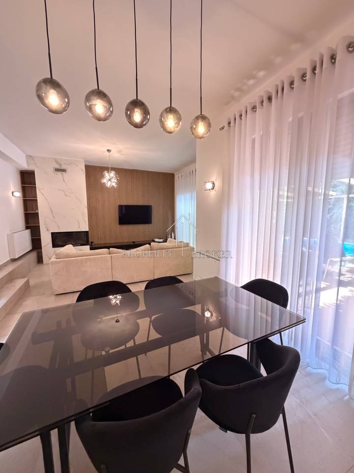 🛎️Villa indipendente in vendita a Porta e Gjelber, Sauk