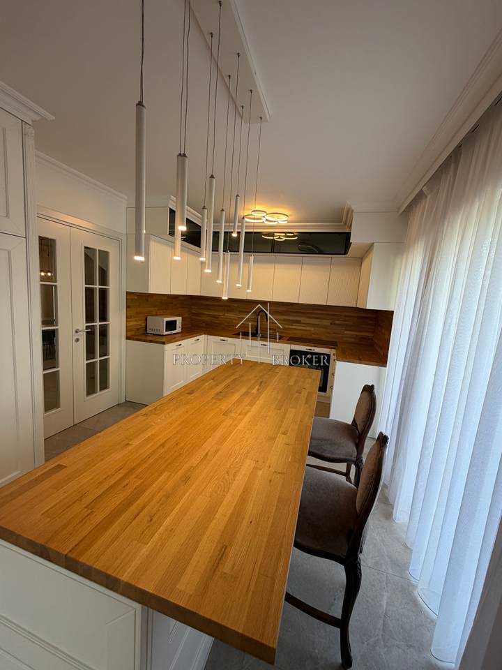🛎️Villa indipendente in vendita a Porta e Gjelber, Sauk