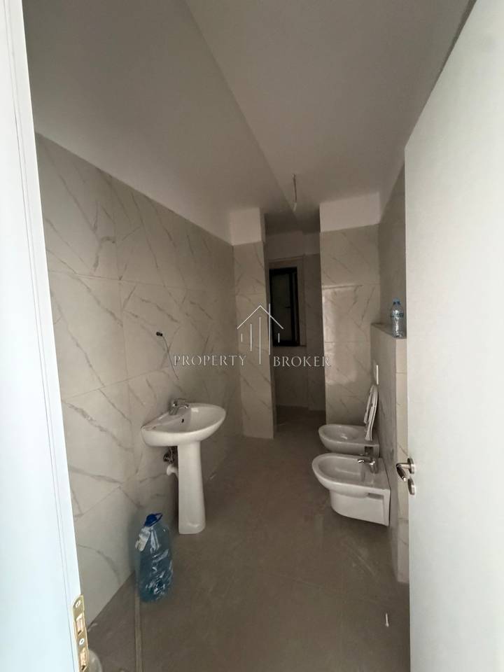 Shitet apartament 1+1  tek Urban Gate, Astir !