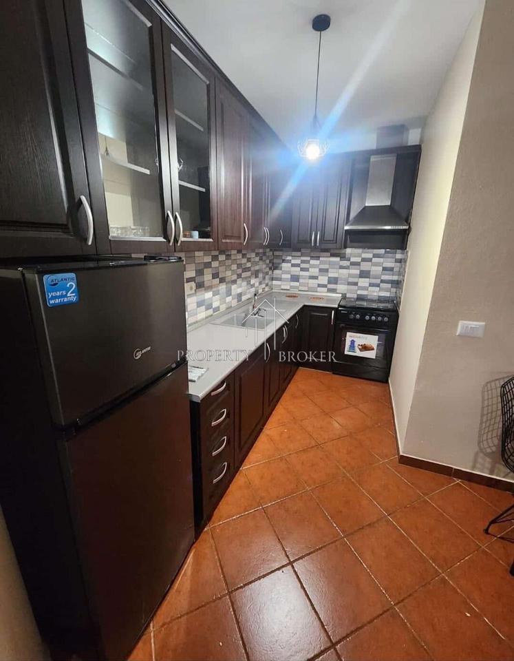 Jepet me qera apartament 1+1+post parkimi tek pallati me Shigjeta!