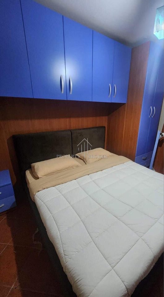 Jepet me qera apartament 1+1+post parkimi tek pallati me Shigjeta!