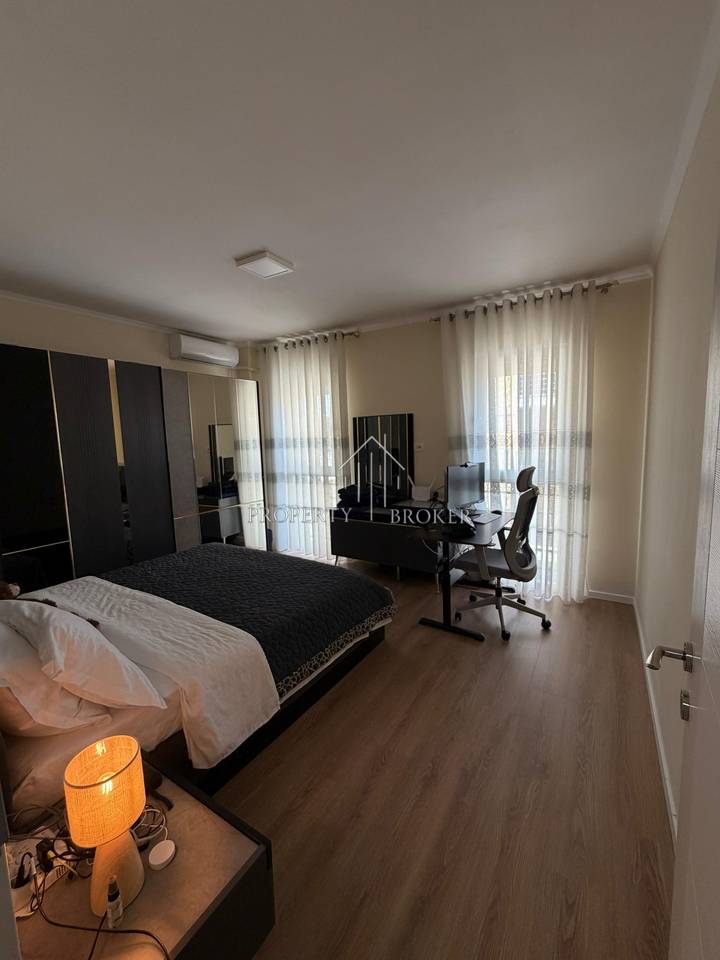 A 2+1 apartment is for rent near the Tirana Prosecutor's Office.
