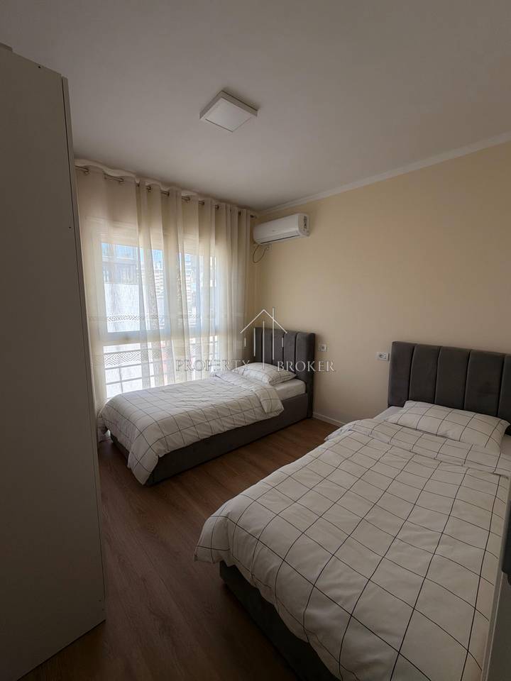A 2+1 apartment is for rent near the Tirana Prosecutor's Office.