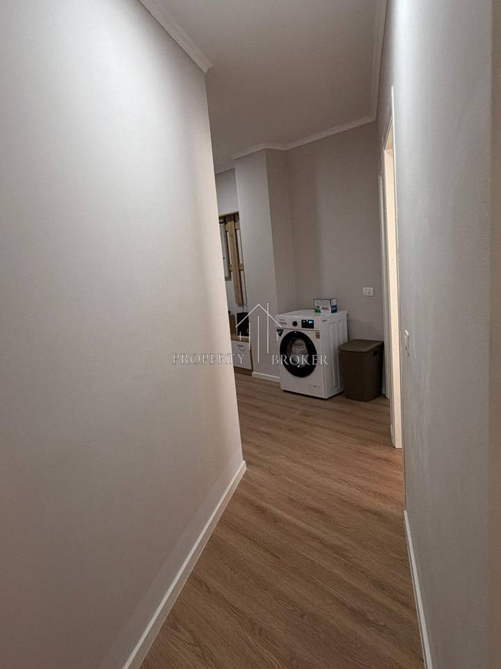 A 2+1 apartment is for rent near the Tirana Prosecutor's Office.
