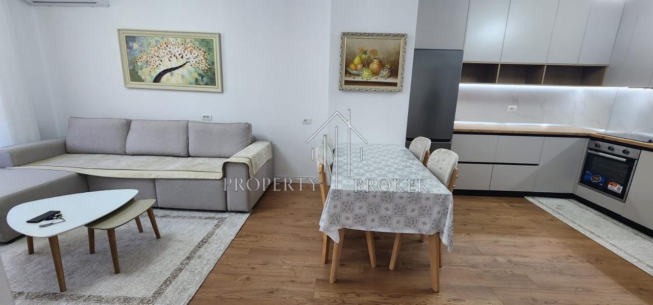 2+1+2 apartment for rent on Dibra Street!