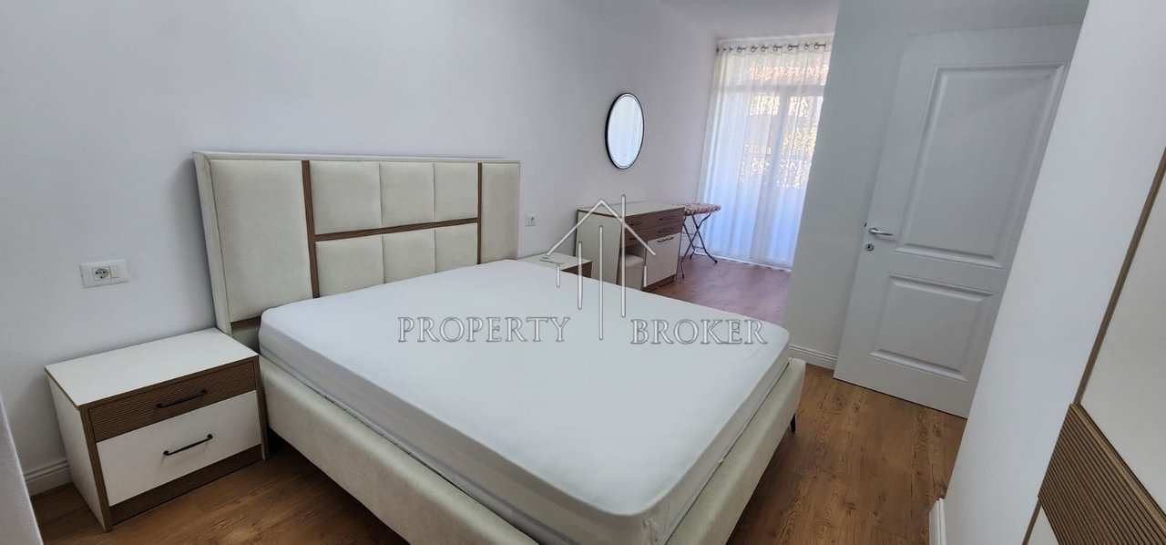 2+1+2 apartment for rent on Dibra Street!