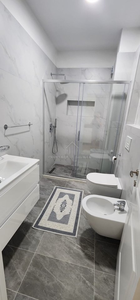 2+1+2 apartment for rent on Dibra Street!