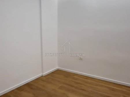 Shitet apartamenti 1+1 tek Komuna e Parisit!,Rruga Tish Dahija