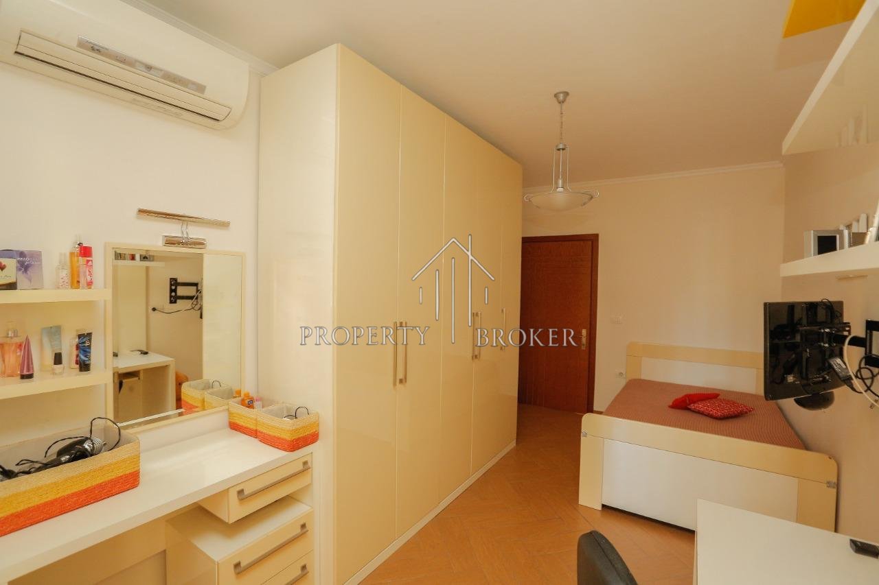 A 3+1+2 apartment is for rent at the Tid Apartments, Don Bosko!