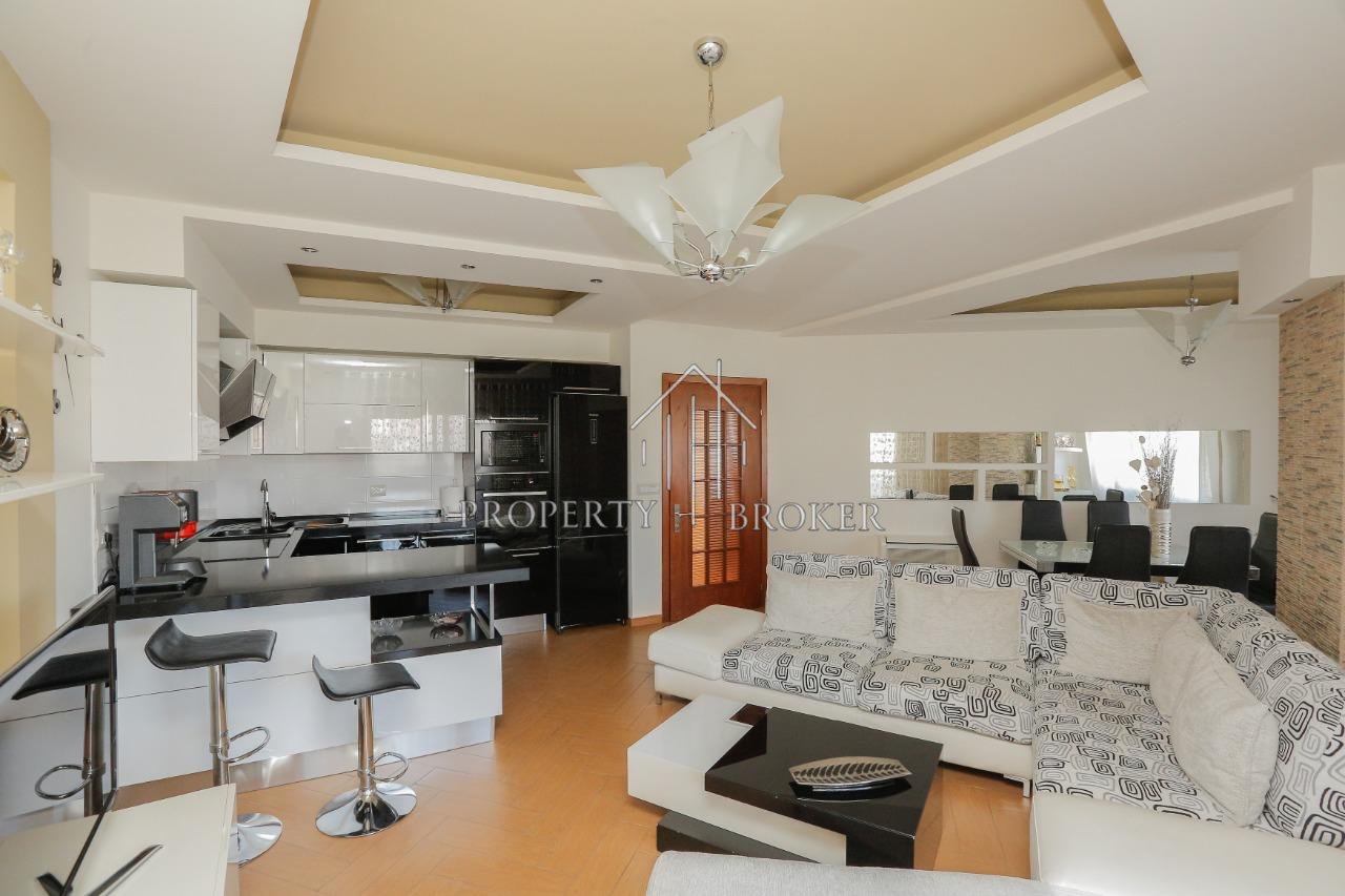 A 3+1+2 apartment is for rent at the Tid Apartments, Don Bosko!