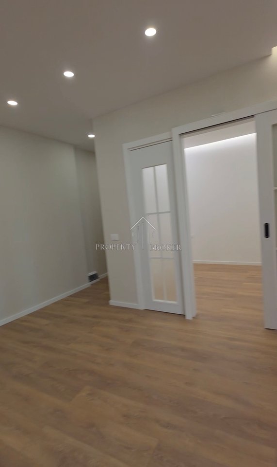 Shitet apartamenti 1+1 tek Komuna e Parisit!,Rruga Tish Dahija