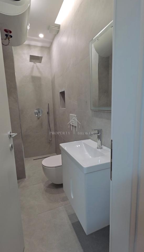 Shitet apartamenti 1+1 tek Komuna e Parisit!,Rruga Tish Dahija