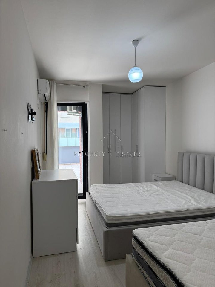 Jepet me qera apartament 2+1+ verand tek Hipoteka
