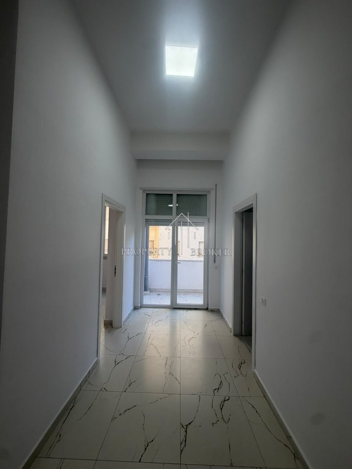 🏡 Appartamento per ufficio in affitto 2+1 al Donika center