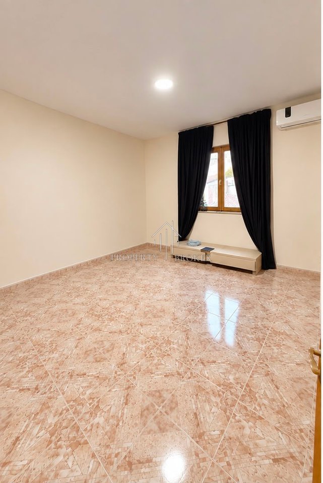 🏡 3-storey Villa for rent 7+1+3 Allias .Spiro Çipi Street