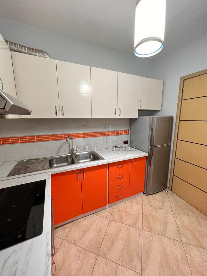 🏡 Affittasi appartamento 2+1 Komuna Parisit 187m2 (85m2 veranda)
