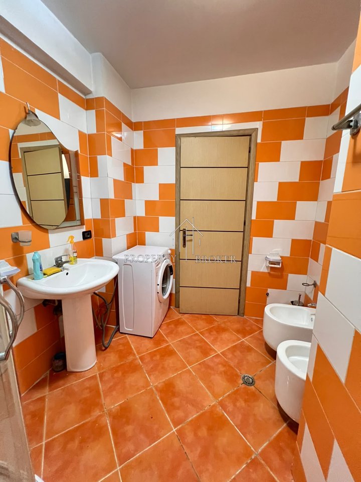 🏡 Affittasi appartamento 2+1 Komuna Parisit 187m2 (85m2 veranda)
