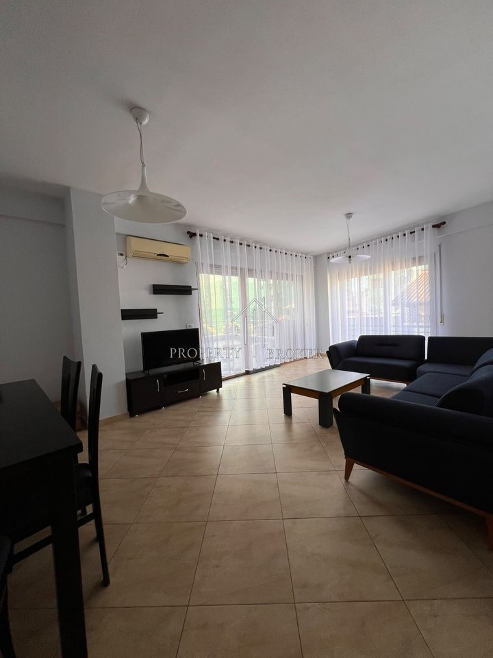 🏡 Affittasi appartamento 2+1 Komuna Parisit 187m2 (85m2 veranda)
