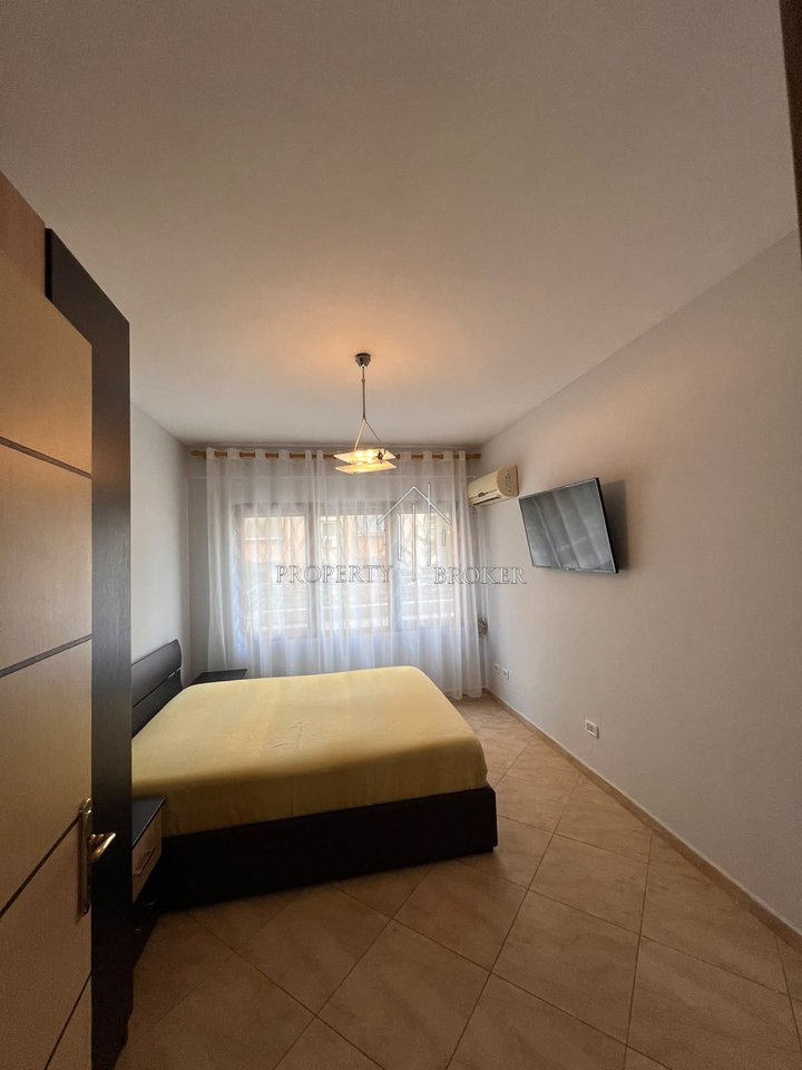 🏡 Affittasi appartamento 2+1 Komuna Parisit 187m2 (85m2 veranda)

