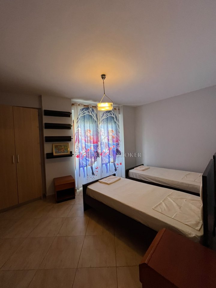 🏡 Affittasi appartamento 2+1 Komuna Parisit 187m2 (85m2 veranda)
