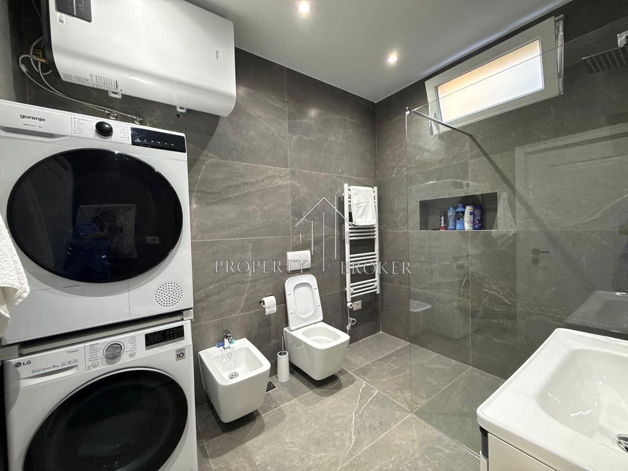 🏡 Private entrance for rent 2+1+Parking at Brryli