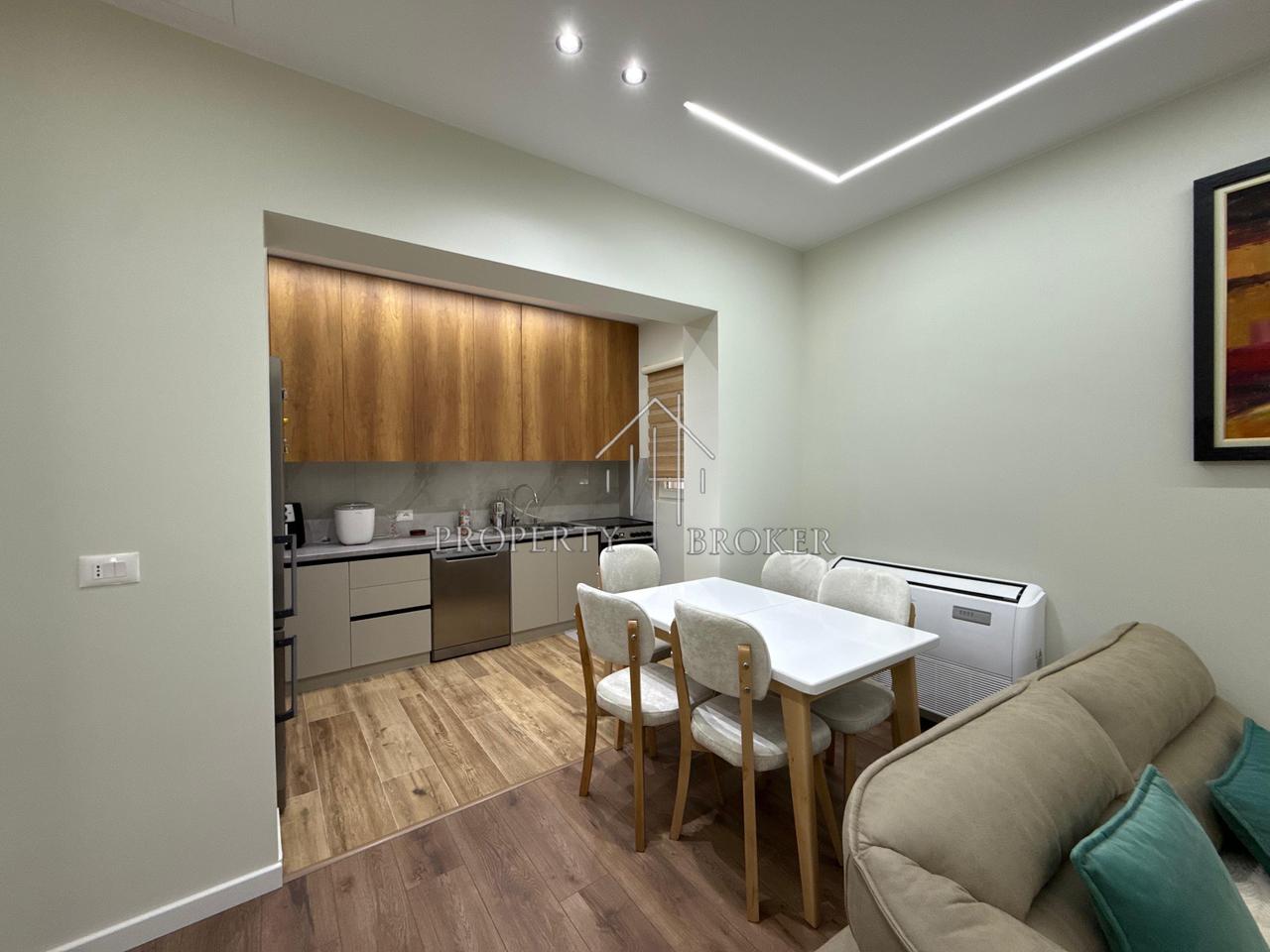 🏡 Private entrance for rent 2+1+Parking at Brryli
