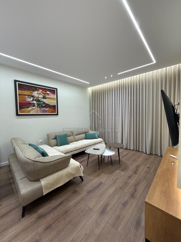 🏡 Private entrance for rent 2+1+Parking at Brryli