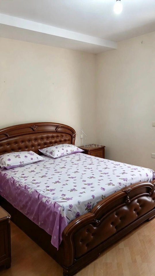 🏡 Jepet me qera shtepi private laprak  (2+1 90m2 - 1+1 80 m2 kati1-kati2 ) hyrje te ndara.