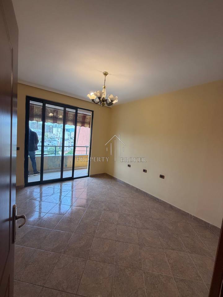 🏡 Shitet apartament 2+1 tek 21 Dhjetori