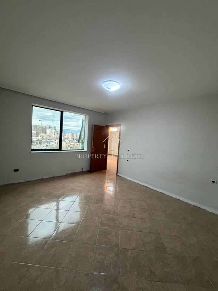 🏡 Shitet apartament 2+1 tek 21 Dhjetori