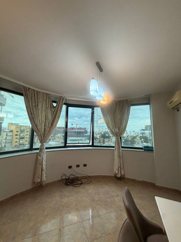 🏡 Shitet apartament 2+1 tek 21 Dhjetori