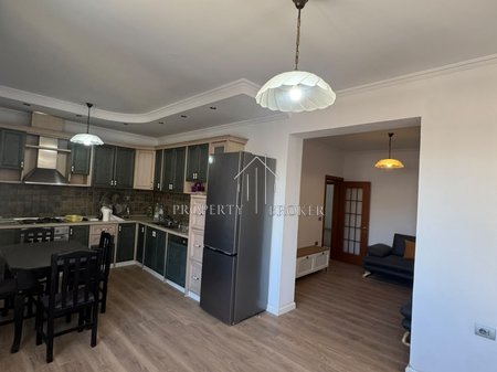 Shitet apartament 2+1 tek Sheshi Willson!