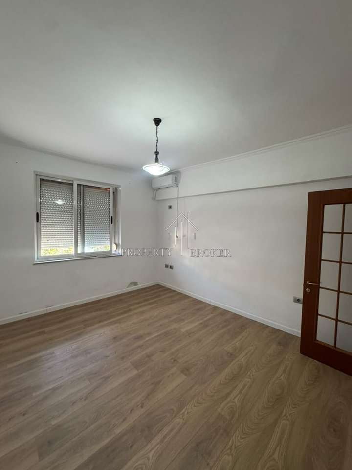 Shitet apartament 2+1 tek Sheshi Willson!